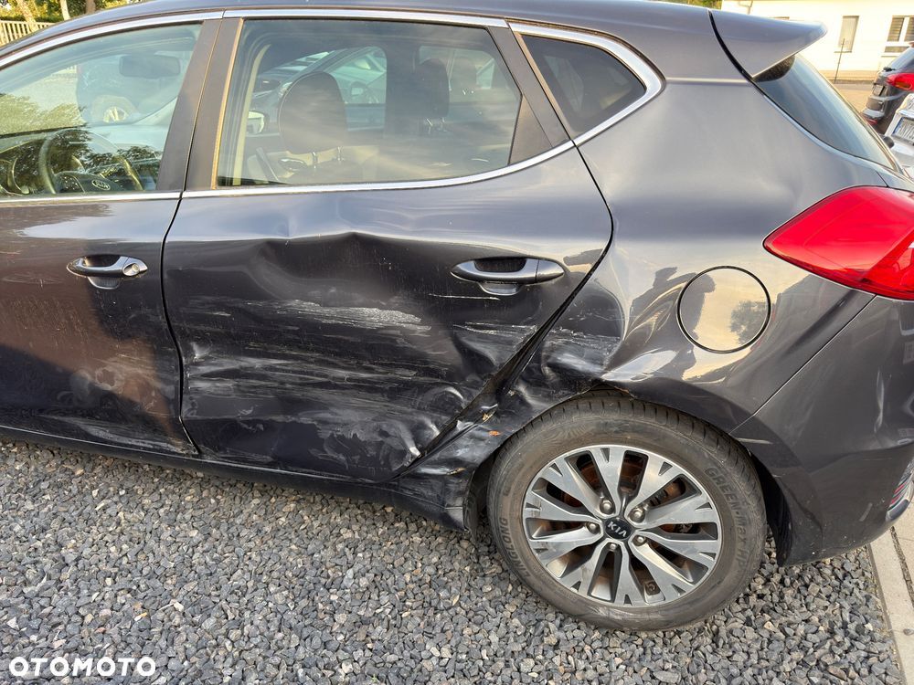 Kia Ceed 1.4 CVVT UEFA EURO 2016 - 8