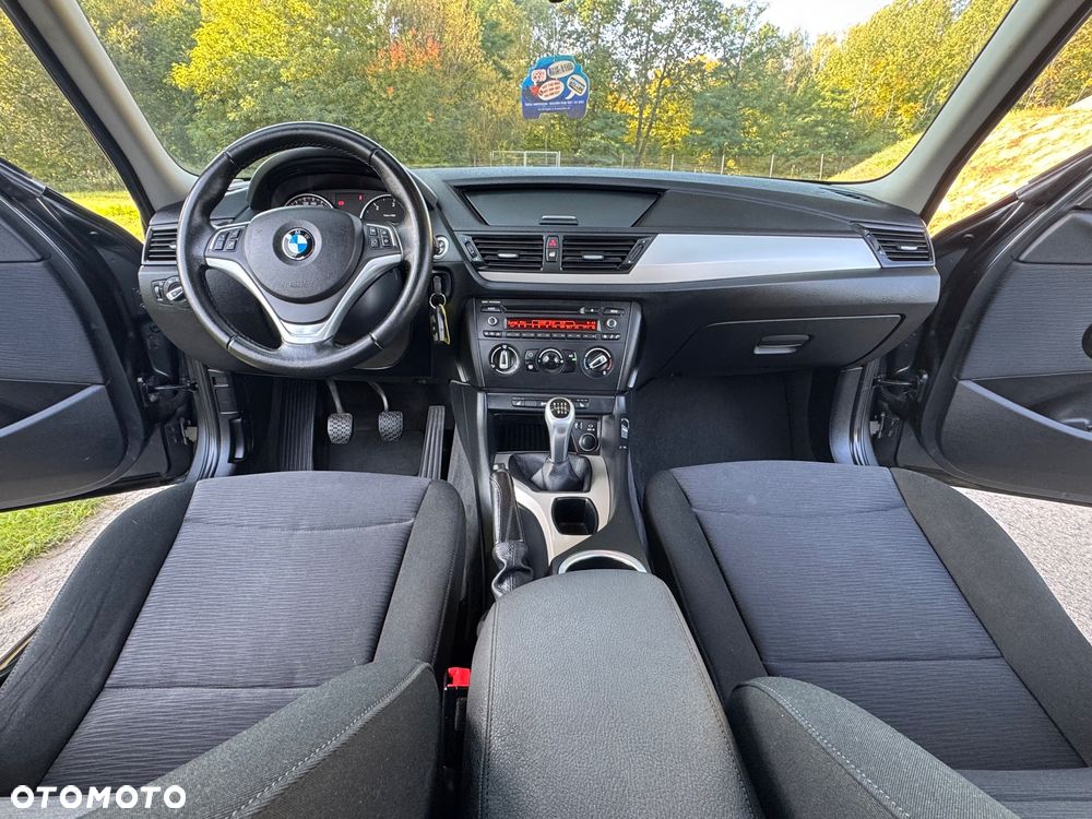 BMW X1 sDrive18d xLine - 31