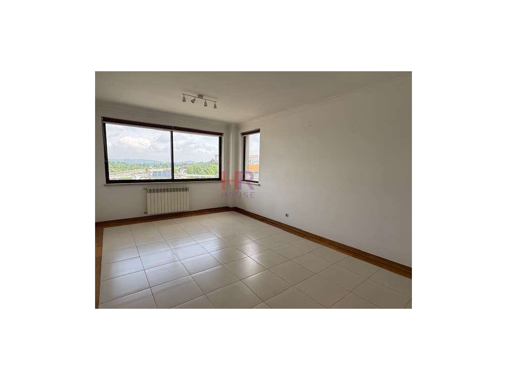 Coimbra arrenda-se t1 com lugar de garagem coberto. - Grande imagem: 2/21
