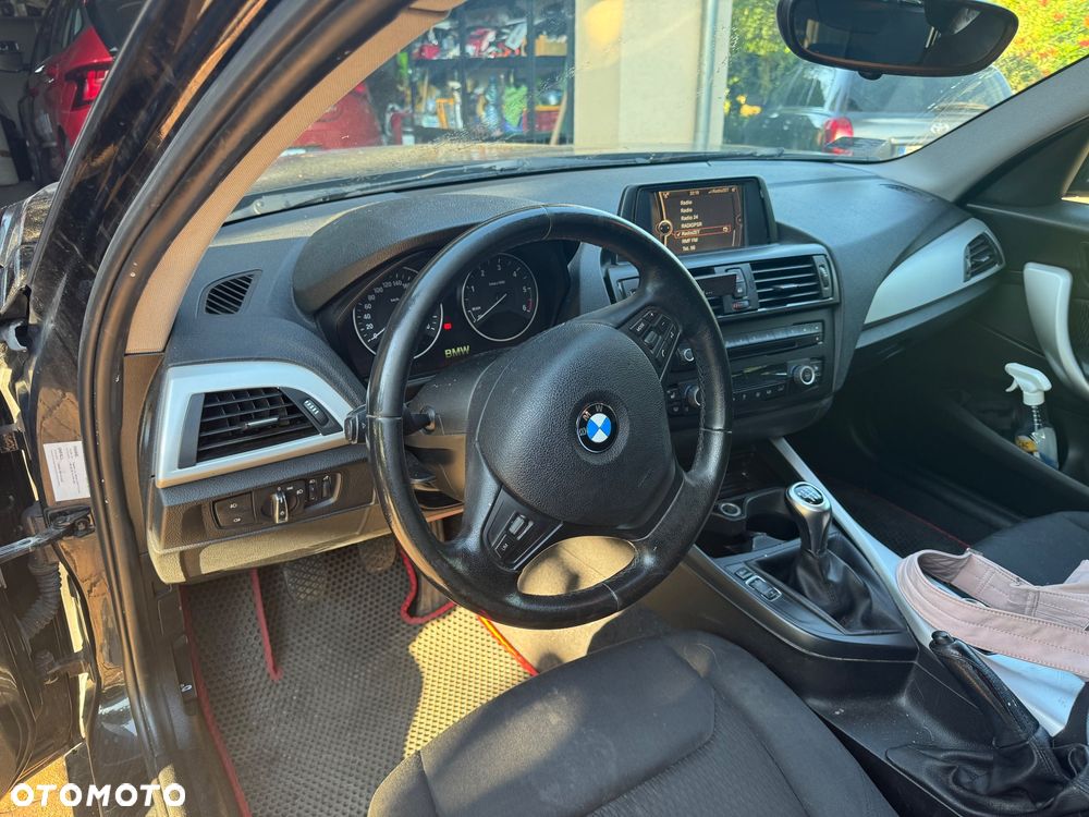 BMW Seria 1 116d - 4