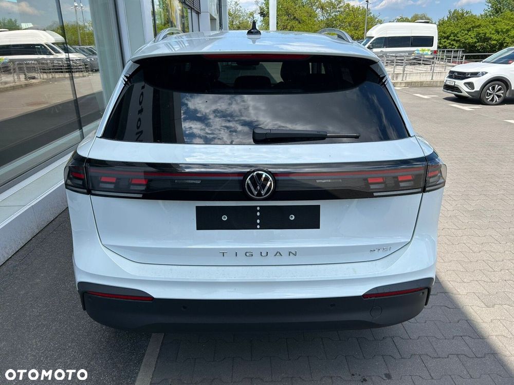 Volkswagen Tiguan - 12