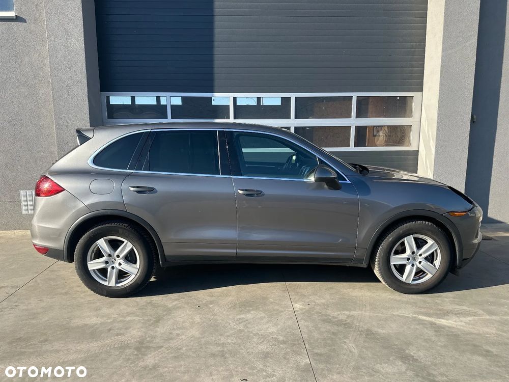 Porsche Cayenne - 1