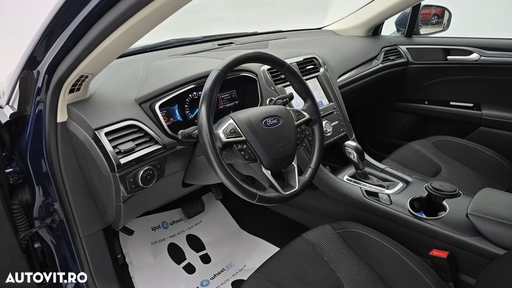 Ford Mondeo 2.0 HEV Titanium - 13