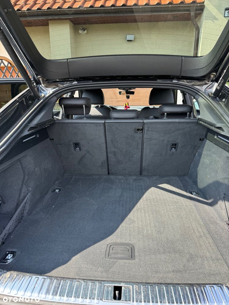 Audi Q8 Sportback e-tron - 8