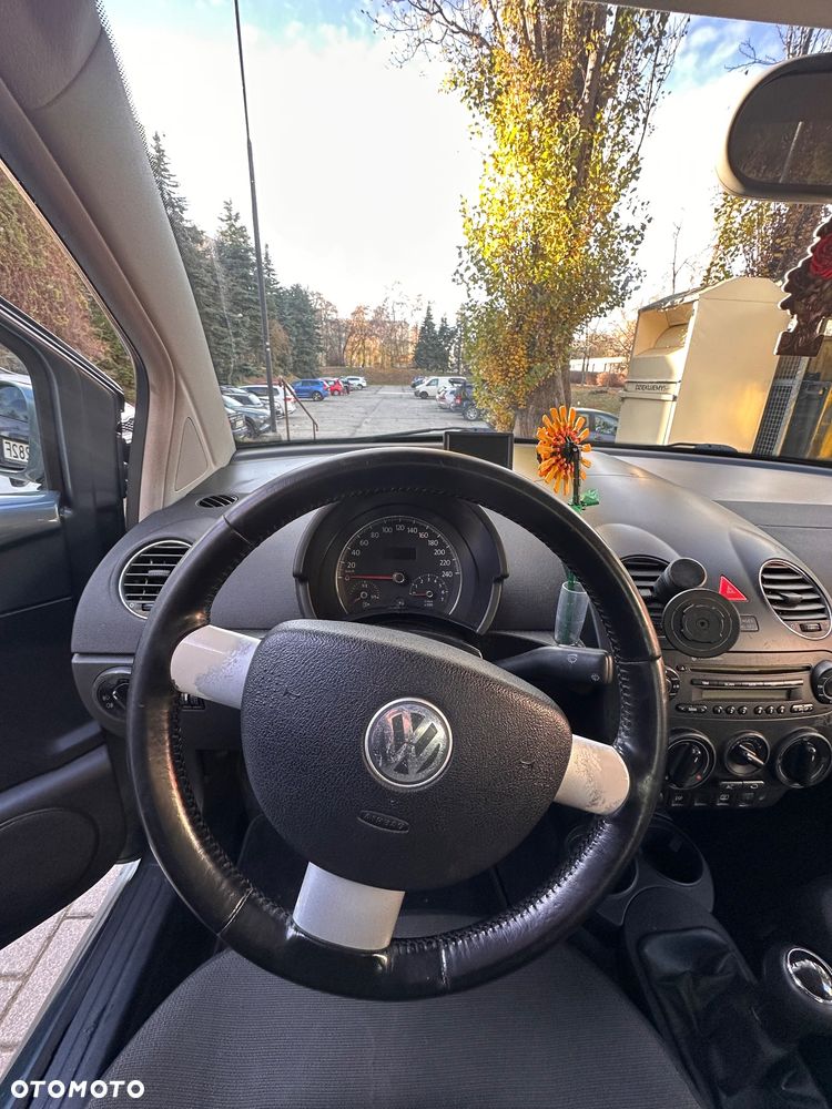 Volkswagen New Beetle 2.0 - 9