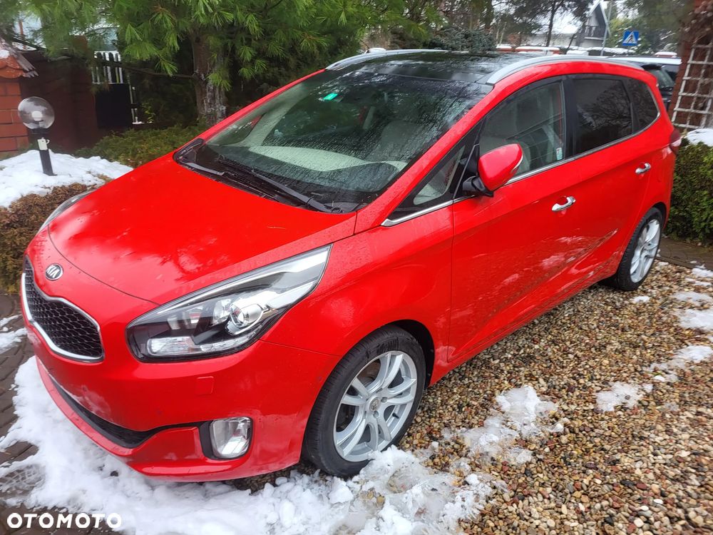 Kia Carens - 26