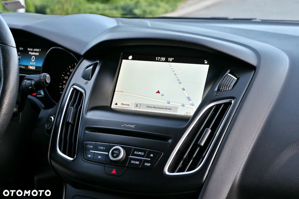 Ford Focus 1.5 EcoBoost ST-Line - 23