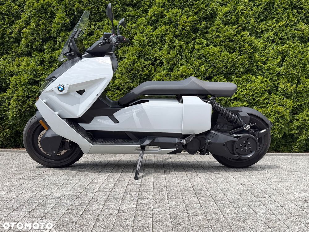BMW CE 04 - 12