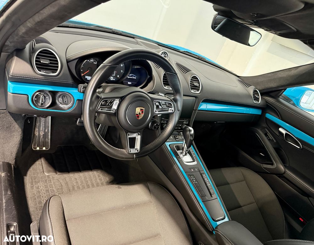 Porsche Cayman 718 GTS PDK - 17