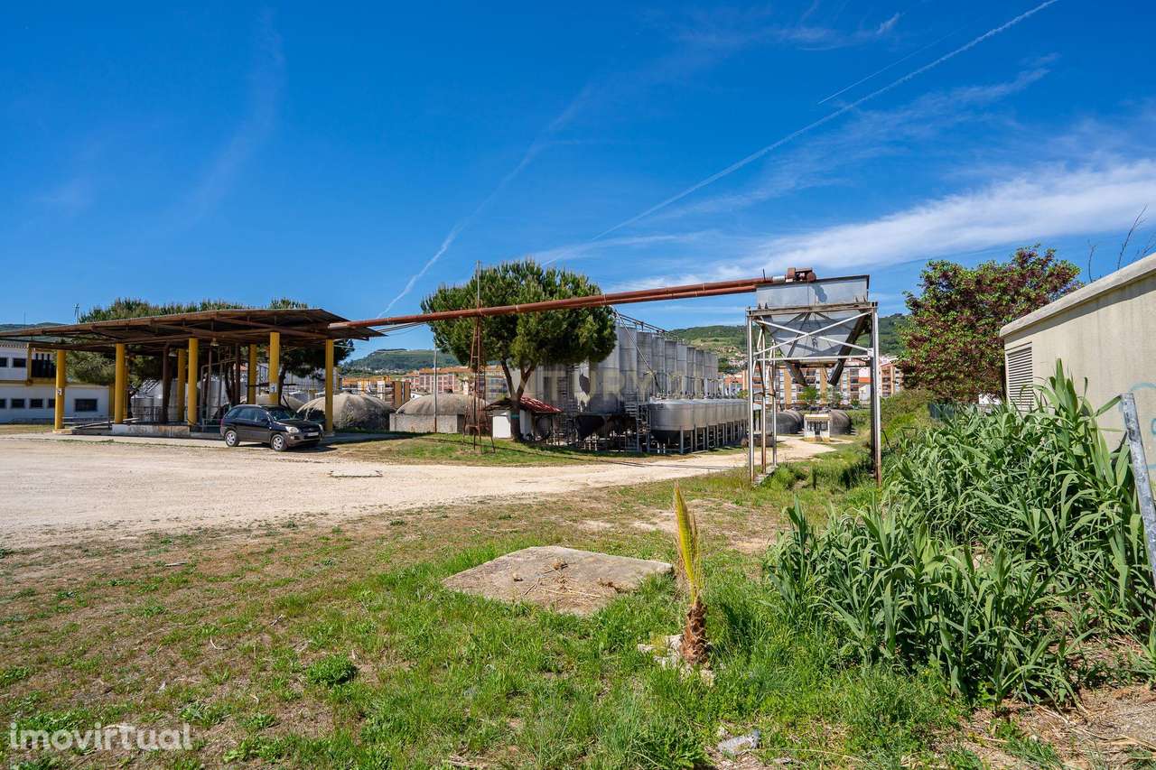 Terreno com viabilidade de construção - Grande imagem: 3/34