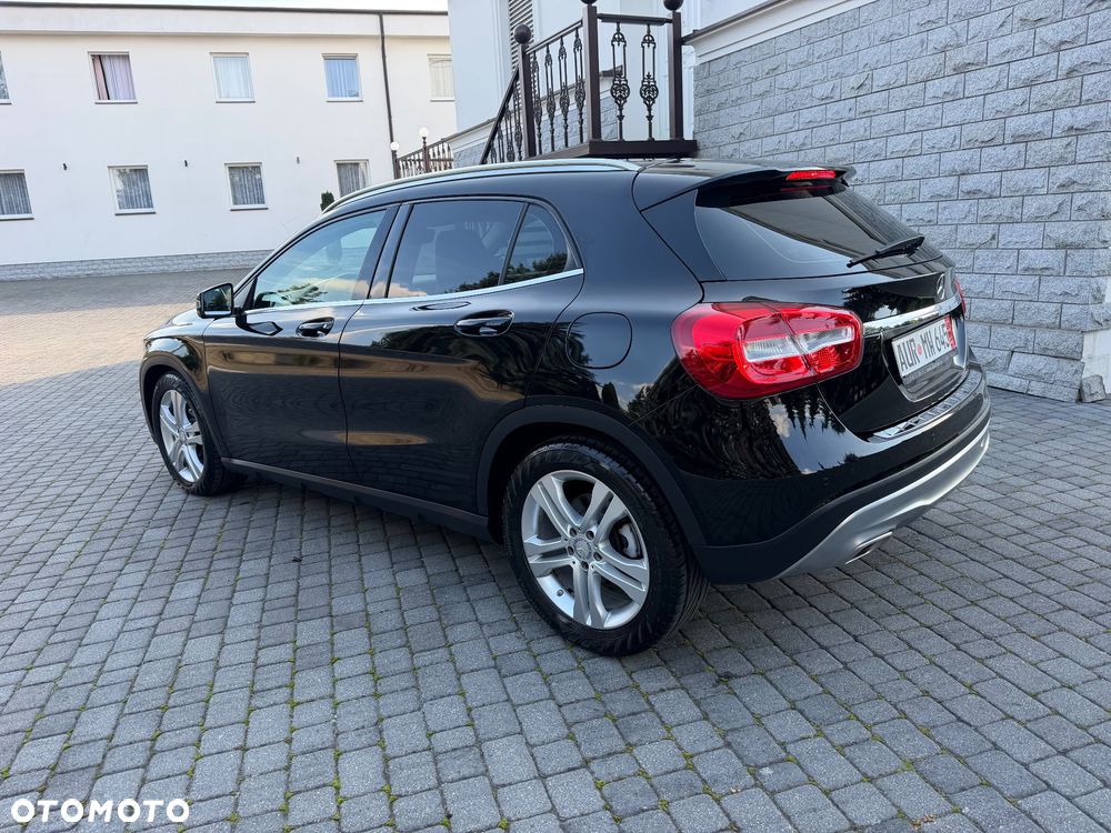 Mercedes-Benz GLA - 15