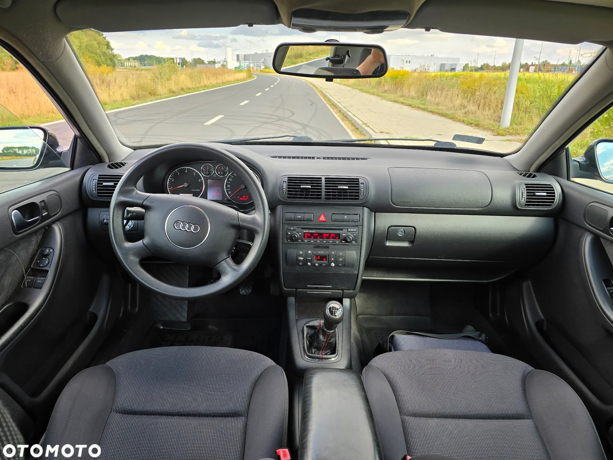 Audi A3 1.6 Ambiente - 9