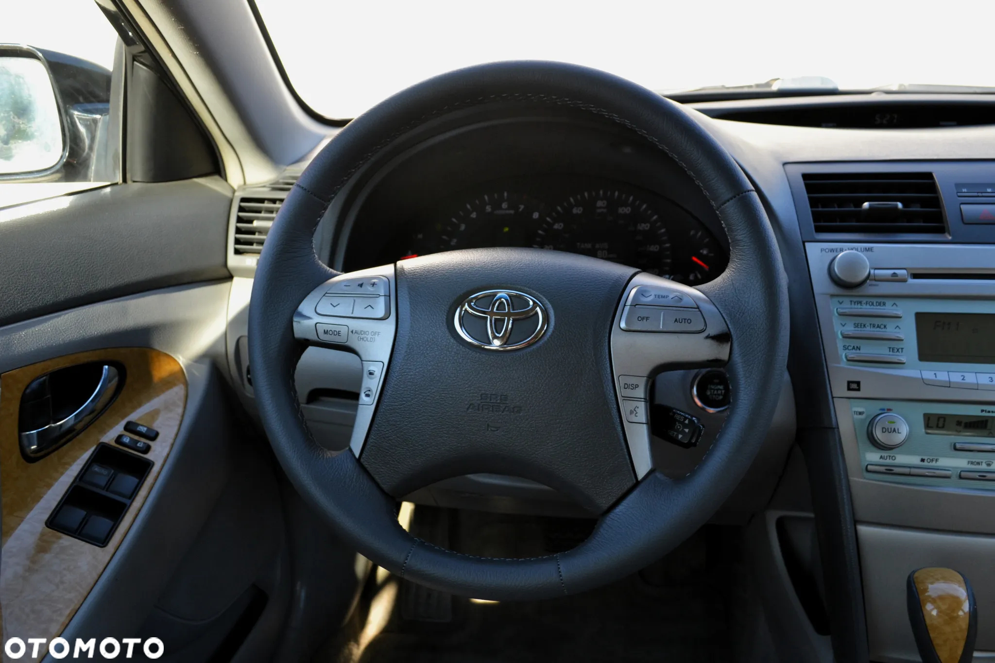 Toyota Camry 3.5 V6 SE - 20