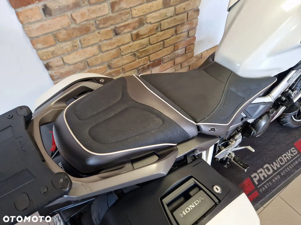 Honda VFR - 13
