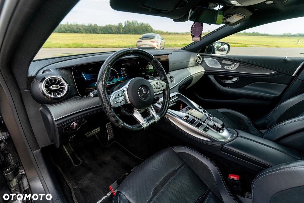 Mercedes-Benz AMG GT 43 4-Matic+ - 11