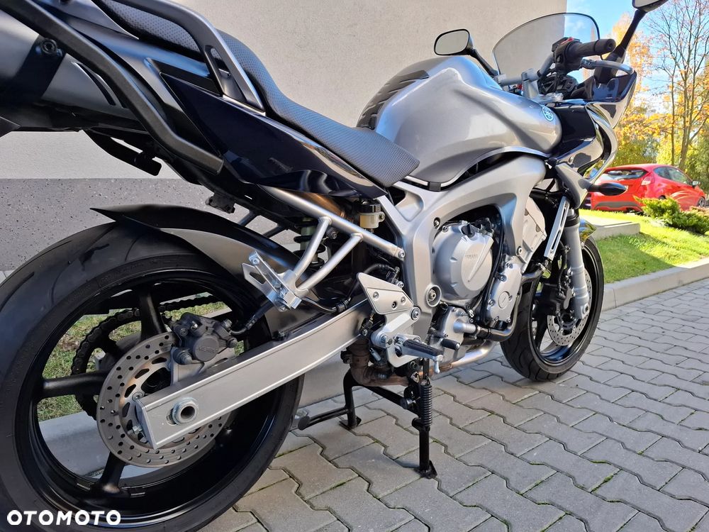 Yamaha FZ6 - 24