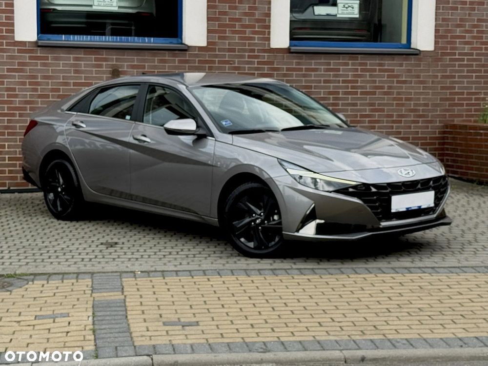 Hyundai Elantra 1.6 Smart CVT - 18