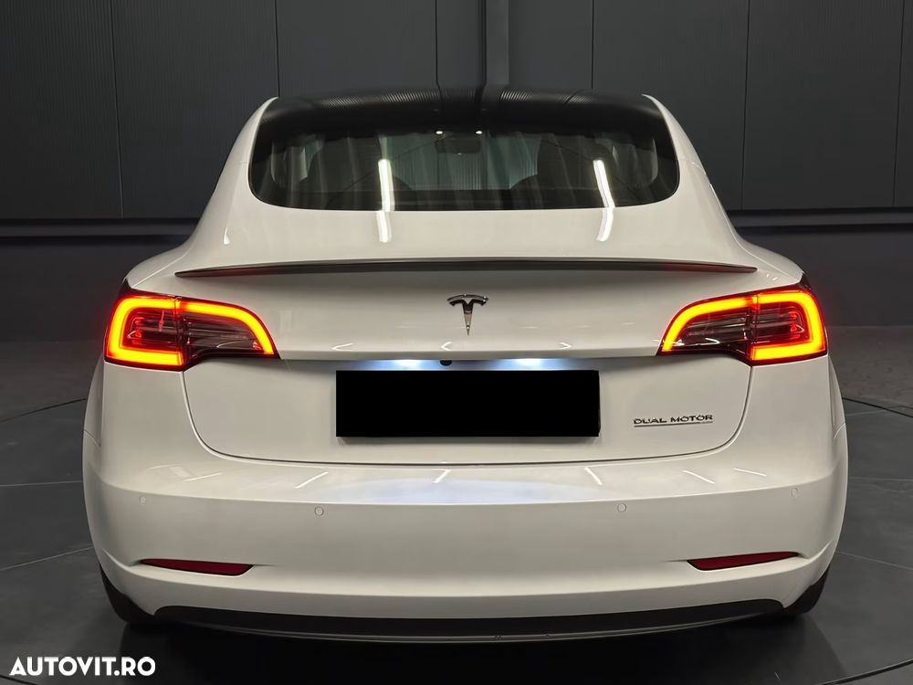 Tesla Model 3 - 2