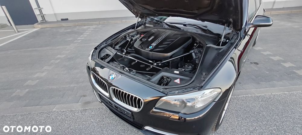 BMW Seria 5 525d Luxury Line - 23