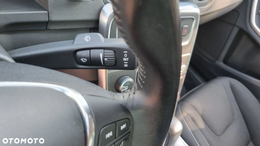 Volvo S60 D3 Geartronic Momentum - 24