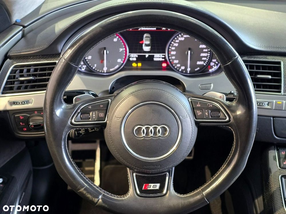 Audi S8 - 22