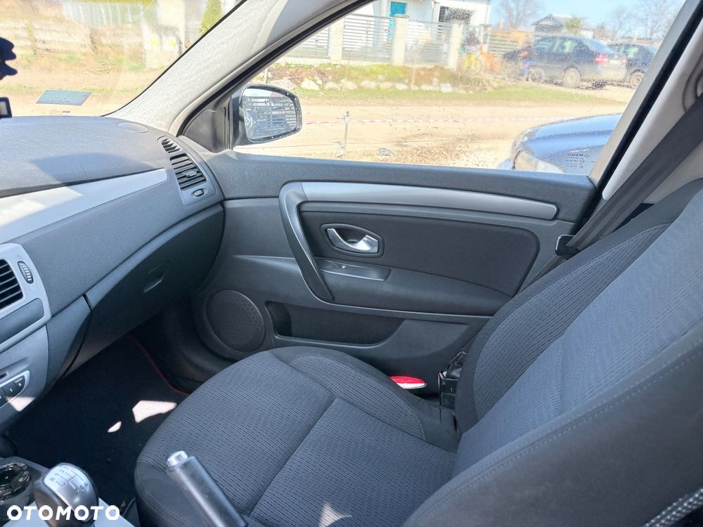 Renault Laguna dCi 110 FAP Emotion - 14