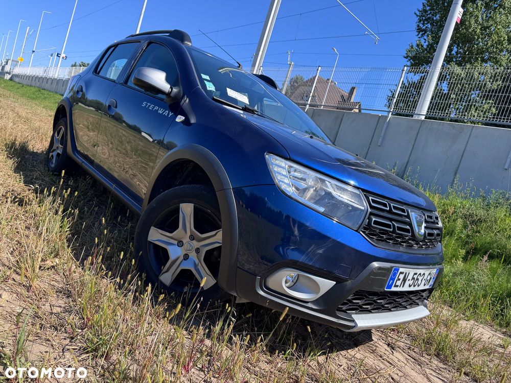 Dacia Sandero Stepway TCe 90 (S&S) Celebration - 1