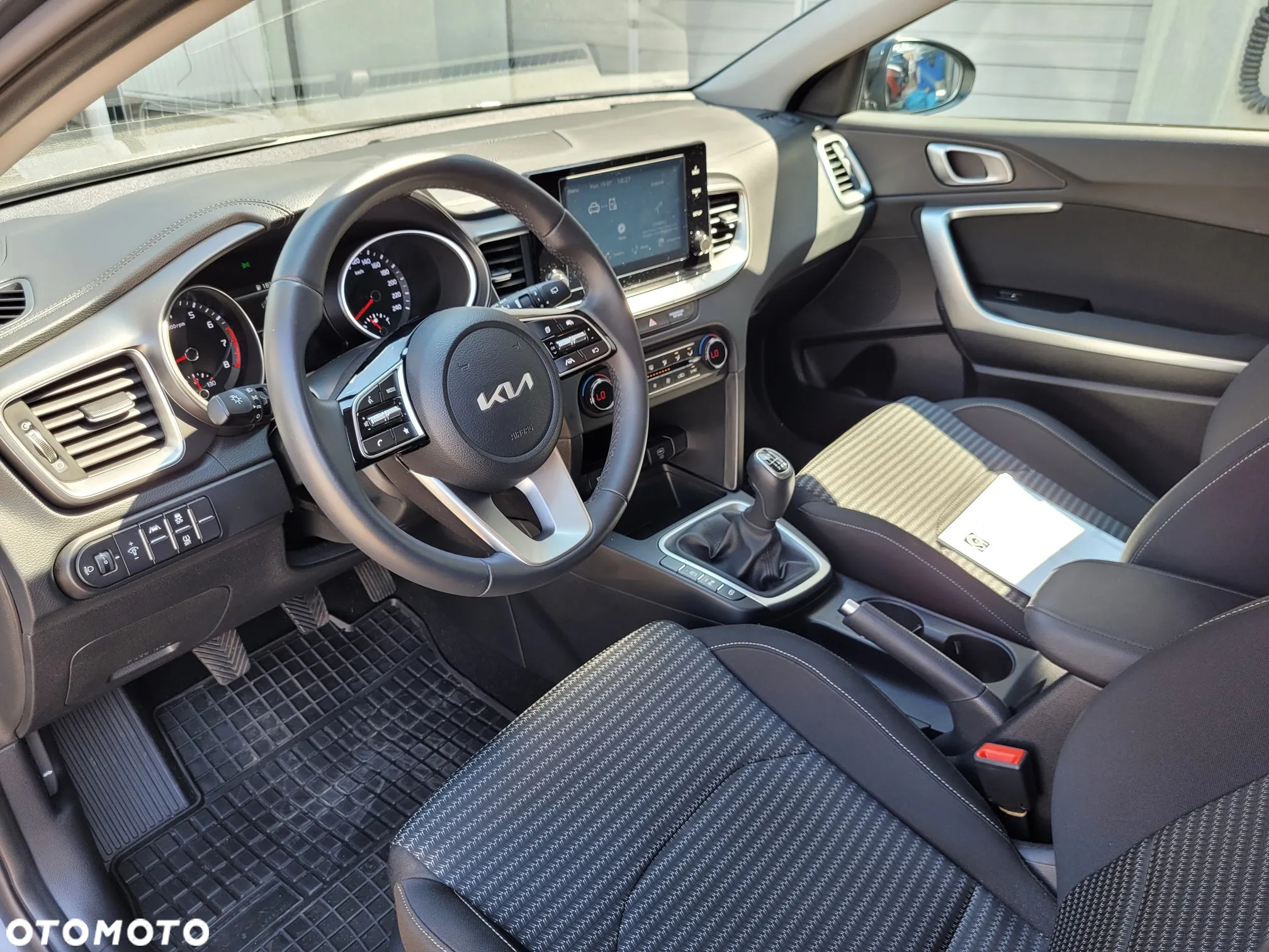 Kia Ceed 1.5 T-GDI M - 10