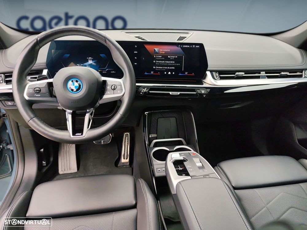 BMW iX1 eDrive20 Pack Desportivo M - 12