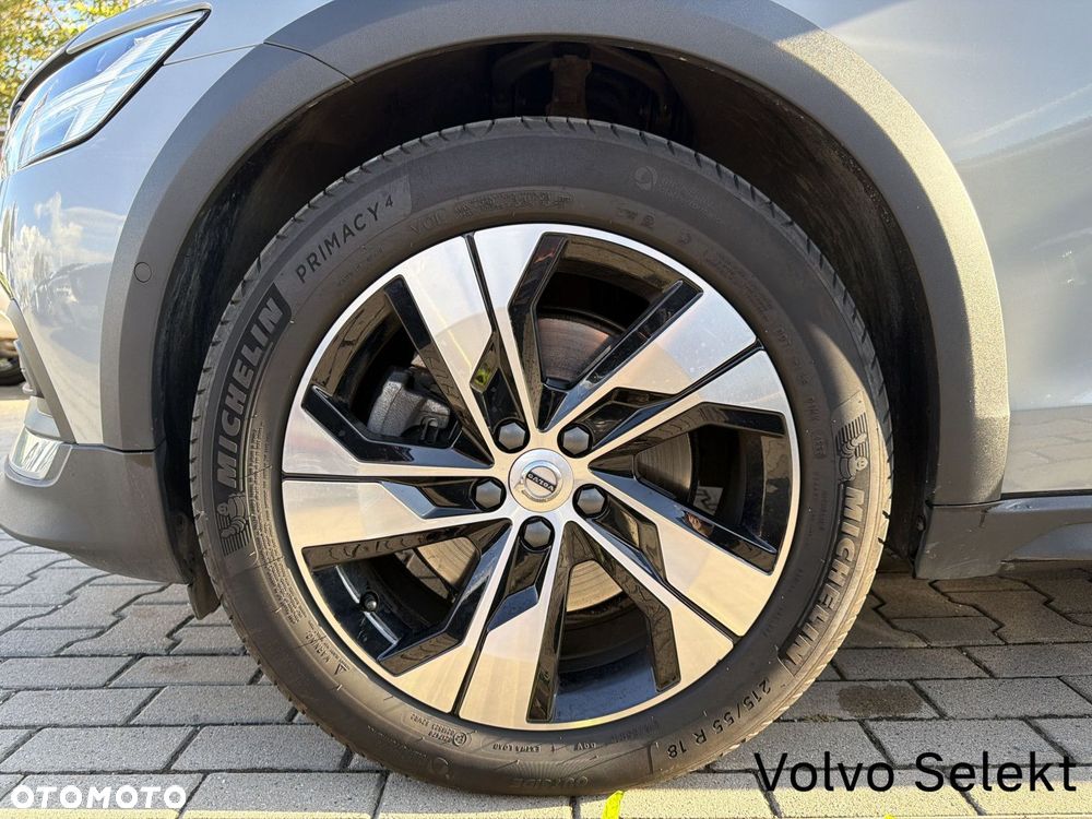 Volvo V60 Cross Country - 33