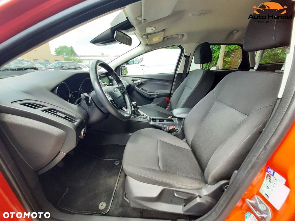 Ford Focus - 32