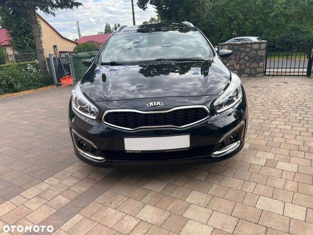 Kia Ceed 1.6 GDI Dream Team Edition - 4