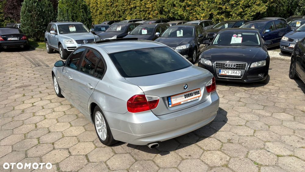 BMW Seria 3 318i - 7