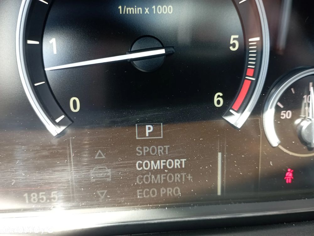 BMW Seria 5 535d xDrive - 15