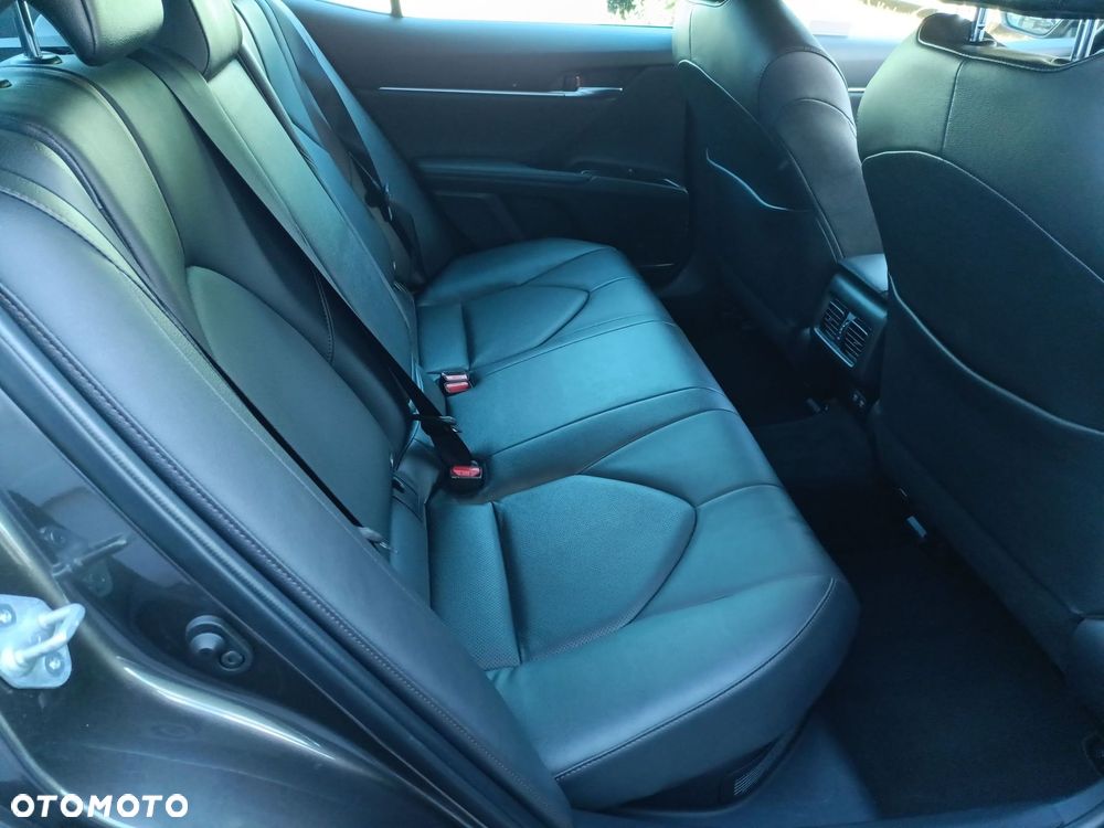 Toyota Camry 2.5 Hybrid Executive CVT - 14