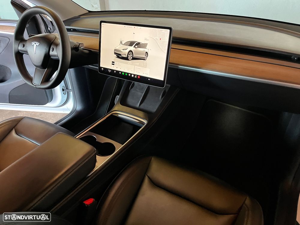 Tesla Model Y Long Range Dual Motor AWD - 26