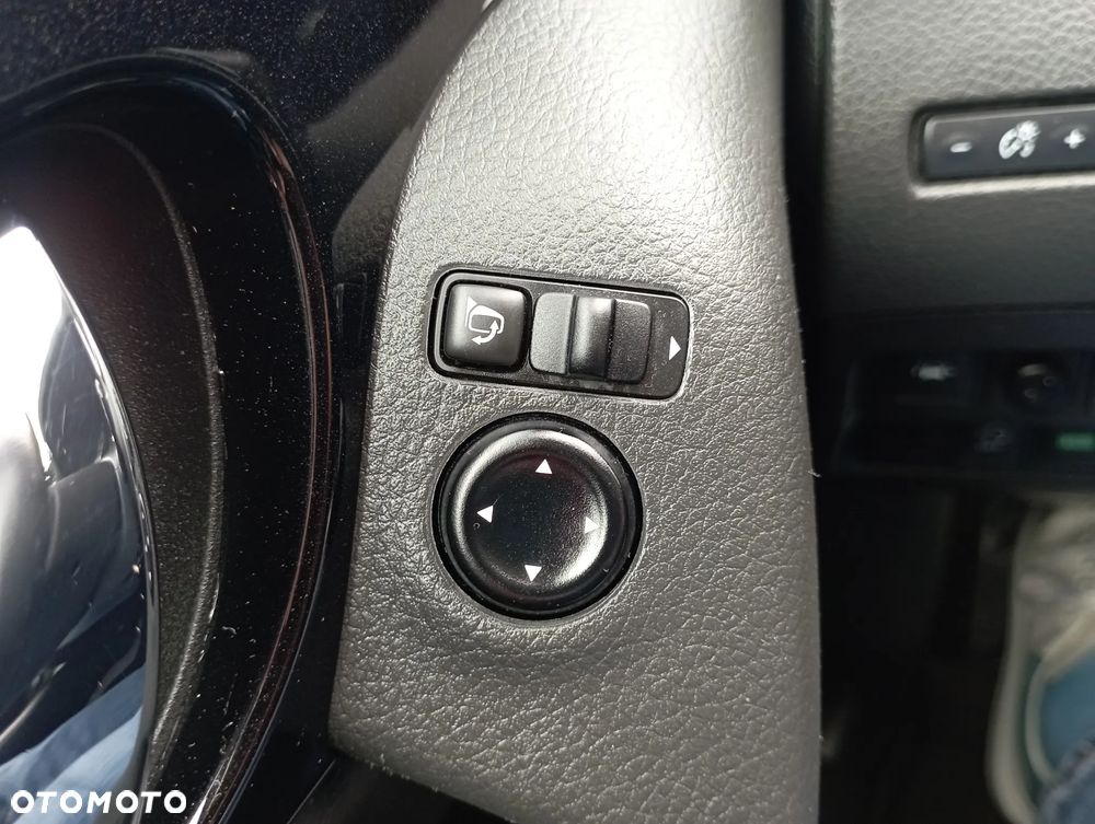 Nissan Qashqai 1.2 DIG-T N-Connecta Xtronic EU6 - 23