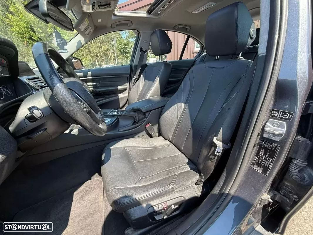 BMW 318 d Aut. Luxury Line - 14