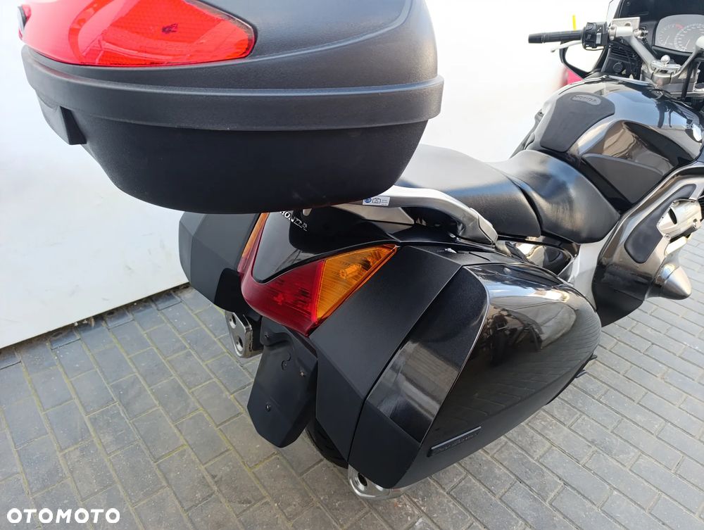 Honda ST - 28