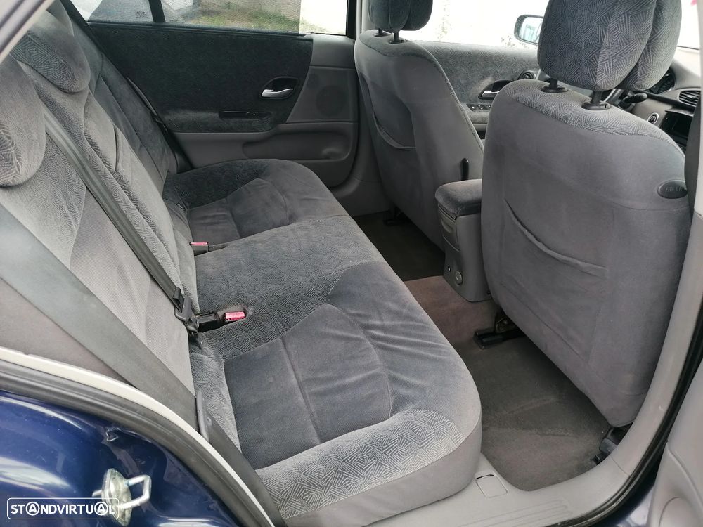 Renault Laguna - 8
