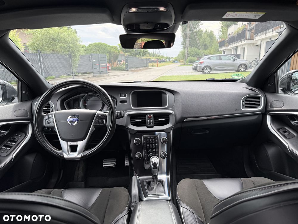 Volvo V40 - 18