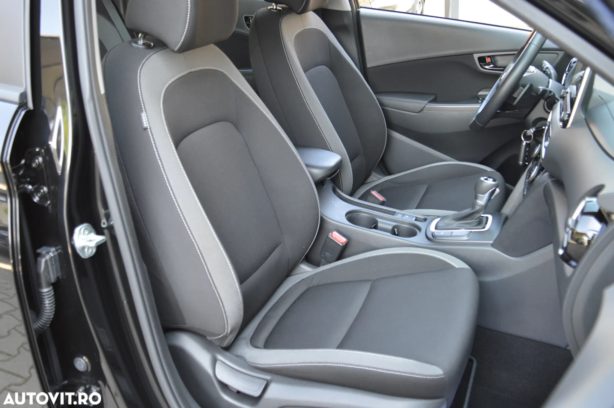 Hyundai KONA 1.6 GDI DCT Hybrid Select - 11