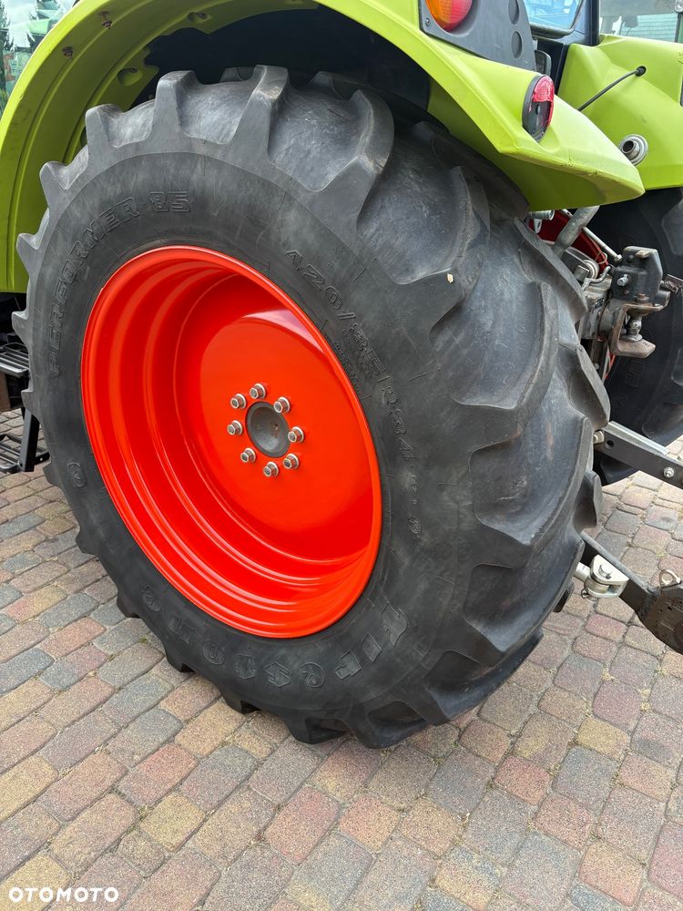 Claas Axos 310 + ładowacz - 12