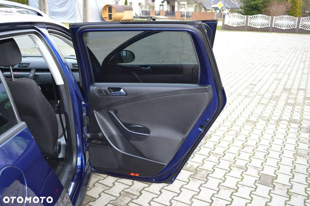 Volkswagen Passat - 38