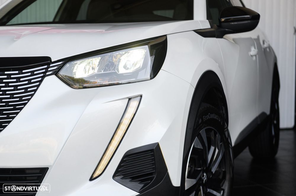 Peugeot 2008 1.2 PureTech Allure - 11