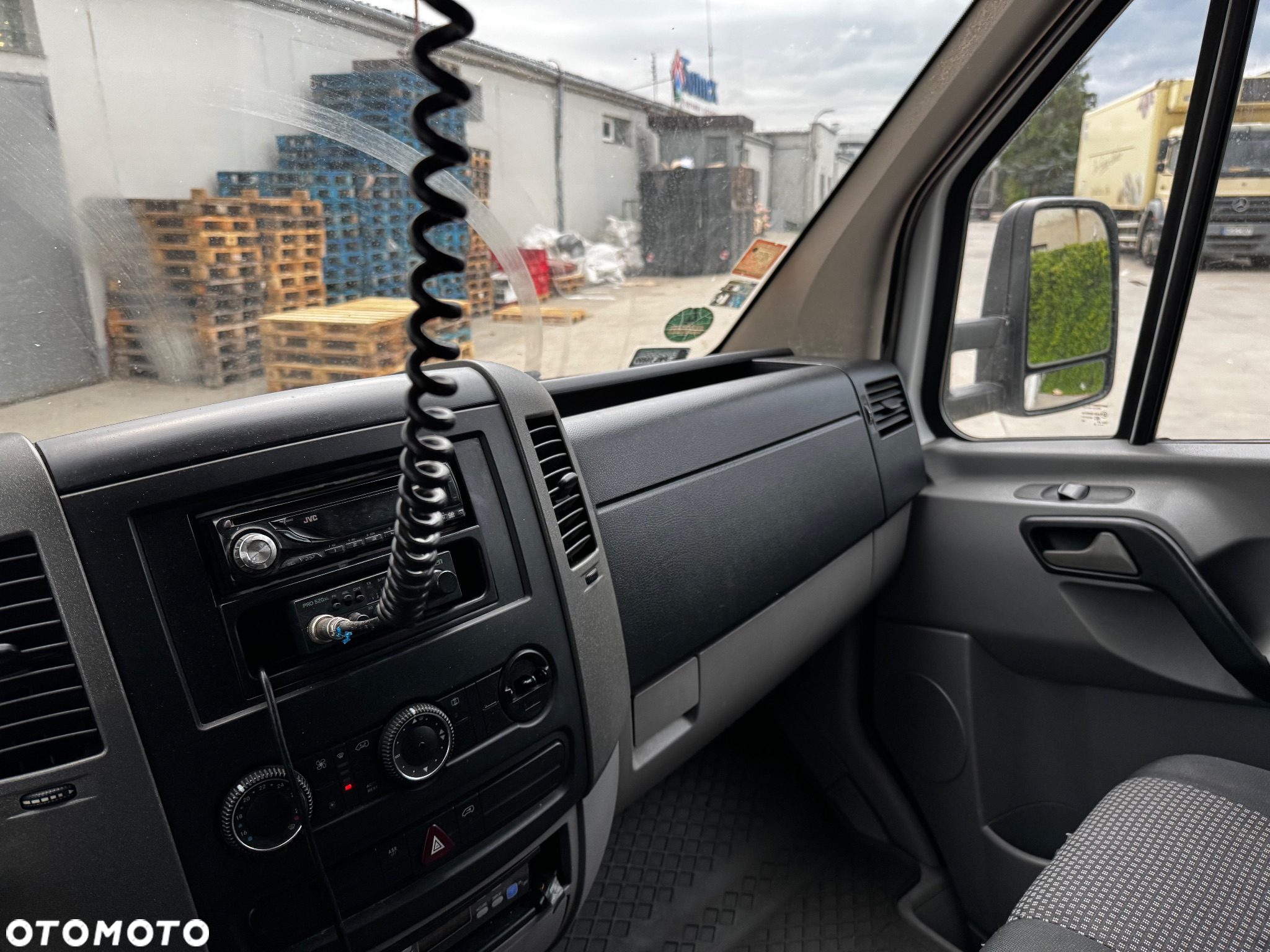 Mercedes-Benz Sprinter - 9