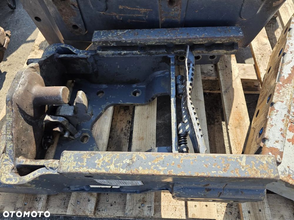 Szyna tylna z PitonFix New Holland TS115A - 1