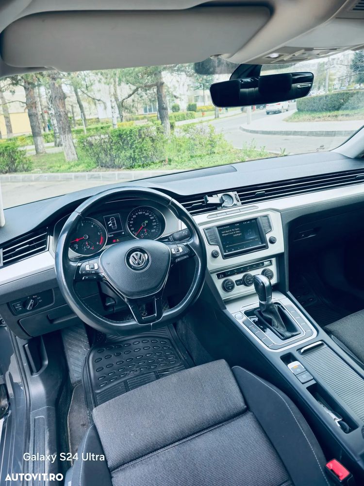 Volkswagen Passat 2.0 TDI DSG Comfortline - 11