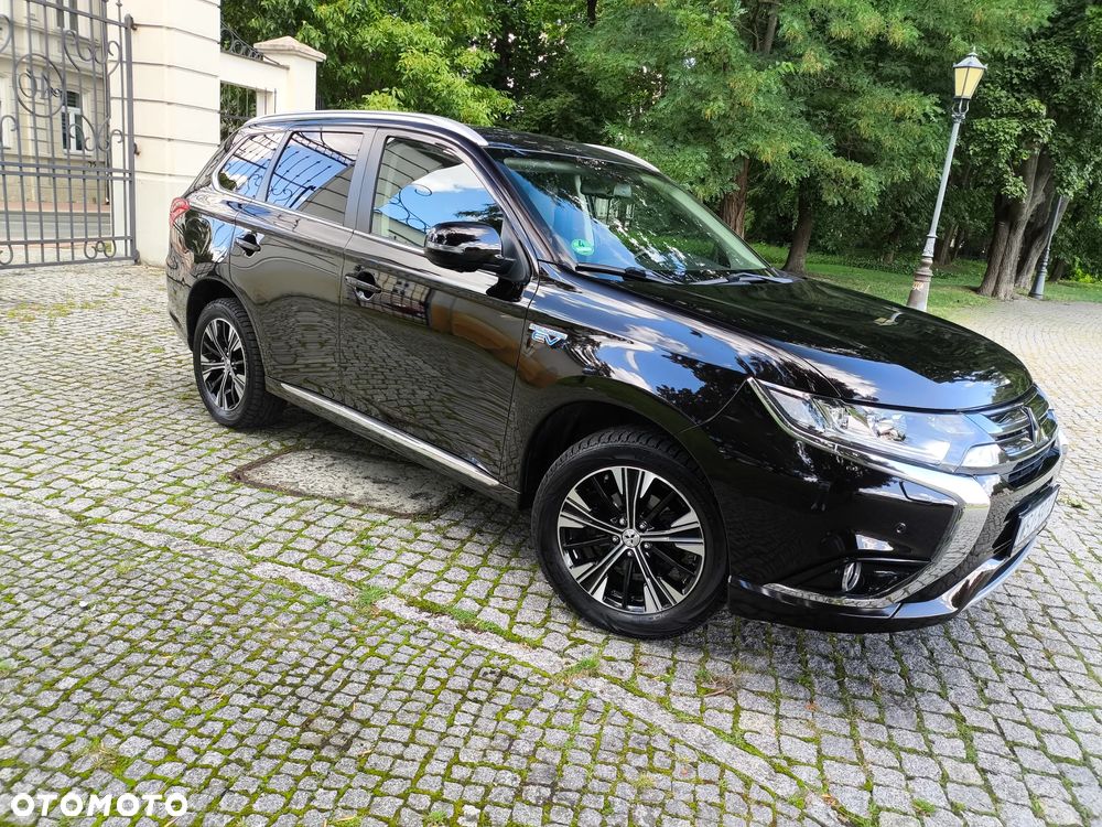 Mitsubishi Outlander 2.0 4WD Plus - 7