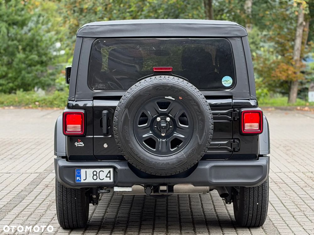 Jeep Wrangler - 8